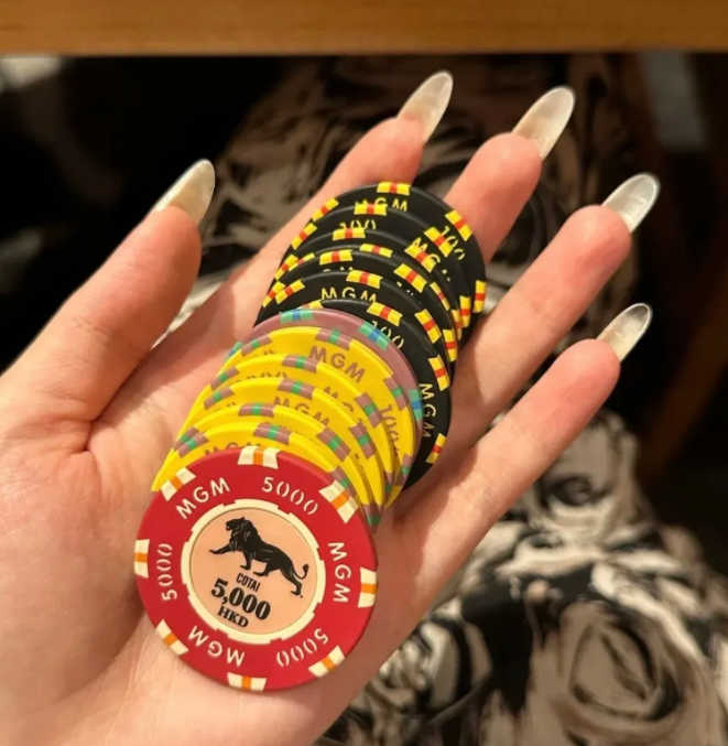 专业赌徒 "南非帮”21点团队,准确知道Ace出现,在赌场赢了2千万的胜利?